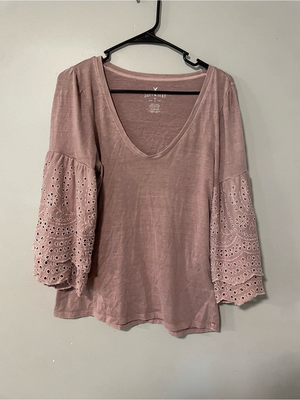 American Eagle Outfitters Mauve Eyelet Bell Sleeve V-Neck Top Cotton Medium